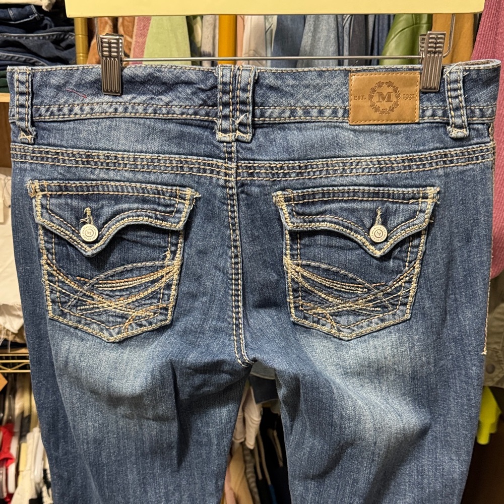 Maurices Jeans with Embroidered Pockets Size 11/12.